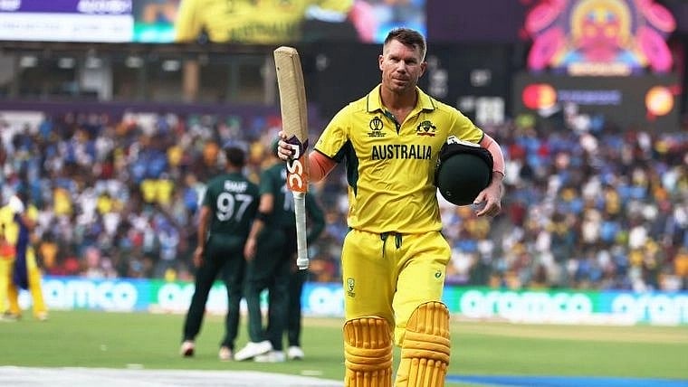 AUS v PAK: `நான்தான்டா லியோ!' - கம்பேக் கொடுத்த வார்னர்; அதிரிபுதிரி வெற்றி பெற்ற ஆஸ்திரேலியா!