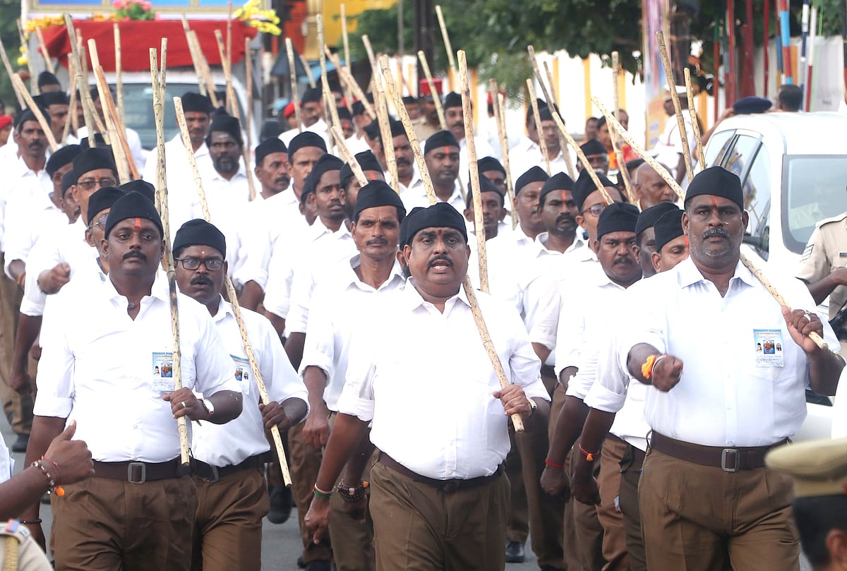 புதுச்சேரி: ஆர்.எஸ்.எஸ் அணிவகுப்பில் பாஜக அமைச்சர்கள், சபாநாயகர்; `ஜனநாயக விரோதம்' எனச் சாடும் திமுக