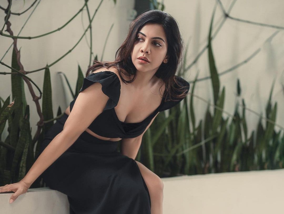 Leo: 'எலிசா தாஸ்' மடோனா செபாஸ்டியனின் லேட்டஸ்ட்  க்ளிக்ஸ்| Photo Album