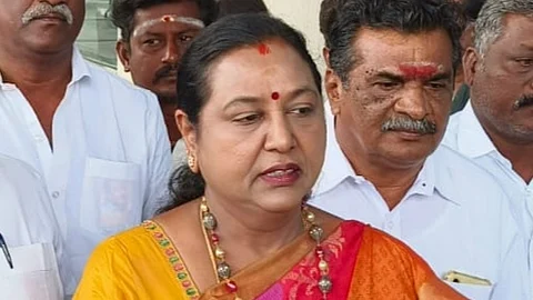 ஜனவரியில் கூட்டணி அமைத்து, தேர்தல் நிலைப்பாடு குறித்து அறிவிக்கப்படும்!" - சொல்கிறார் பிரேமலதா | Premalatha vijayakanth press meet at madurai - Vikatan