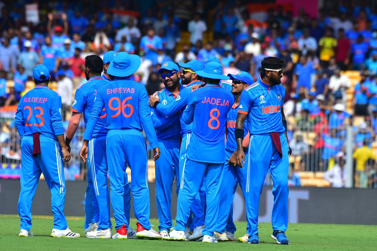 INDvAUS: வலைவிரித்த அஷ்வின்; வேட்டையாடிய ஜடேஜா; வாரிச்சுருட்டிய குல்தீப்; அடங்கிப்போன ஆஸி!