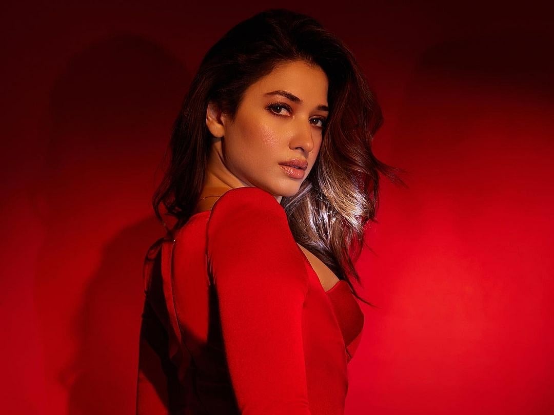 Tamannaah: `அந்த வானவில்லின் பாதி, வெண்ணிலவில் மீதி…' தமன்னாவின்  லேட்டஸ்ட் க்ளிக்ஸ்| Photo Album 