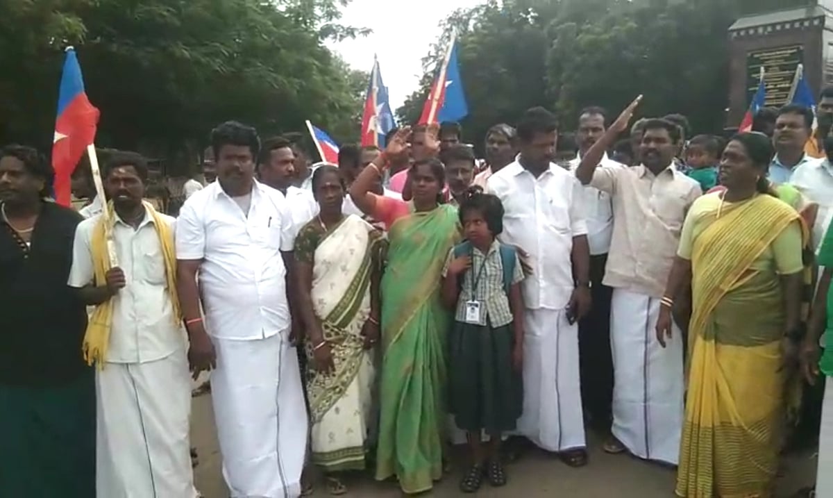 மதுரை: ஆறு வயது சிறுவன் உட்பட ஐந்து பேரை ஊருக்குள் புகுந்து வெட்டிய நபர்கள் - என்ன காரணம்?!