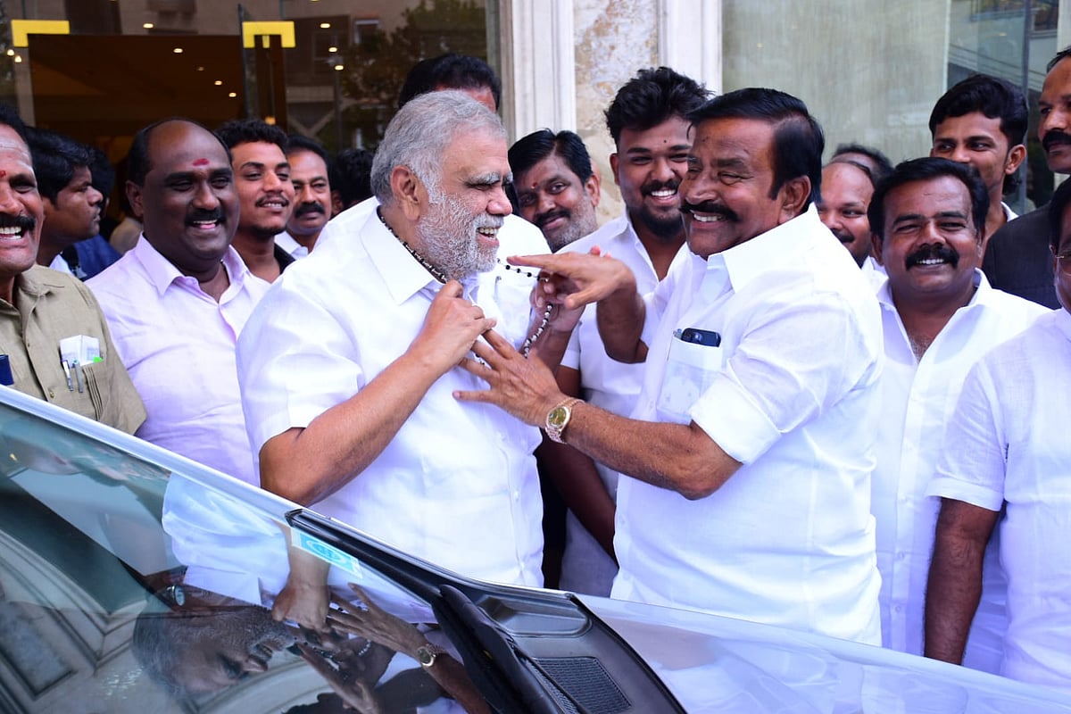 திமுக அமைச்சர்கள் ஐ.பெரியசாமி, கே.என்.நேரு