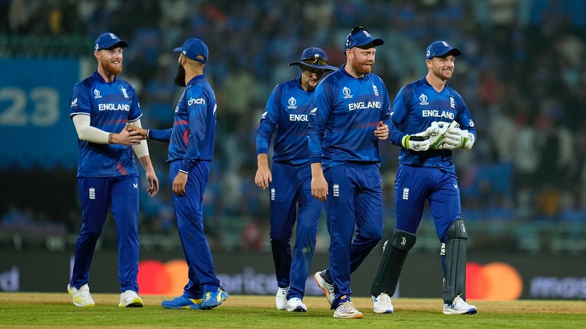 England Cricket: `சிஸ்டம் சரியில்லைங்க!' - இங்கிலாந்தின் வீழ்ச்சிக்கான உண்மையான காரணம் இதுதானா?!