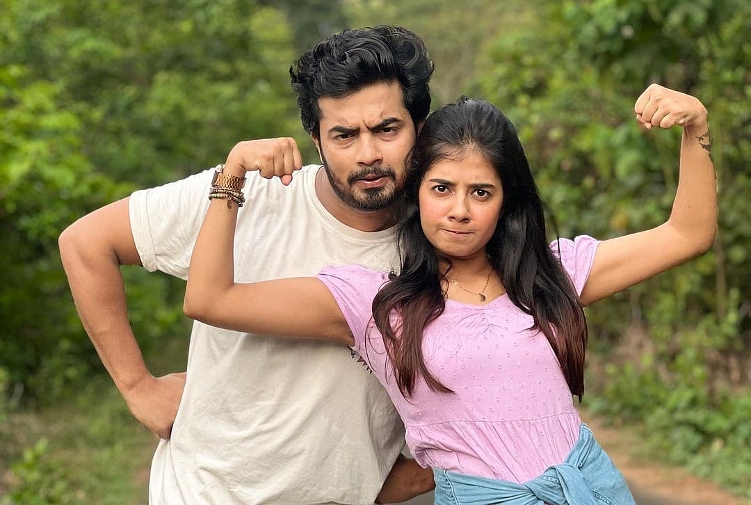 Bigg Boss 7: ``பிரதீப்பை அக்‌ஷயா ஏமாத்திட்டான்னு சொல்றாங்க; ஆனா...'' அக்‌ஷயாவின் அண்ணன் அபிஷேக்