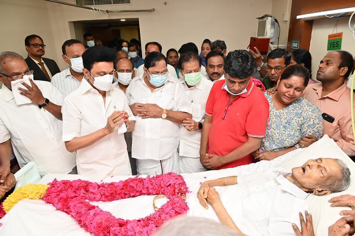 சங்கரய்யா உடலுக்கு முதல்வர் ஸ்டாலின், அமைச்சர்கள் மரியாதை