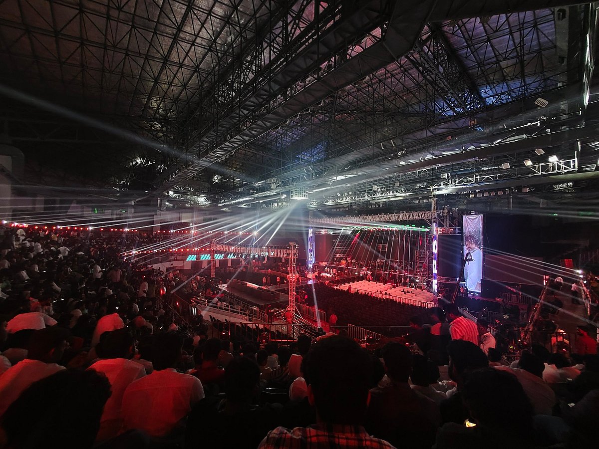 Leo Success Meet: `சர்ப்ரைஸ் என்ட்ரியாக வருவாரா?' நிர்வாகிகளை மகிழ்விக்க விஜய்யின் மாஸ்டர் பிளான்