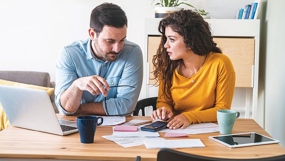 Family Budget: வரவு செலவுகளை சரியாக நிர்வகிக்க உதவும் நவீன 40:20:40 பார்முலா..!