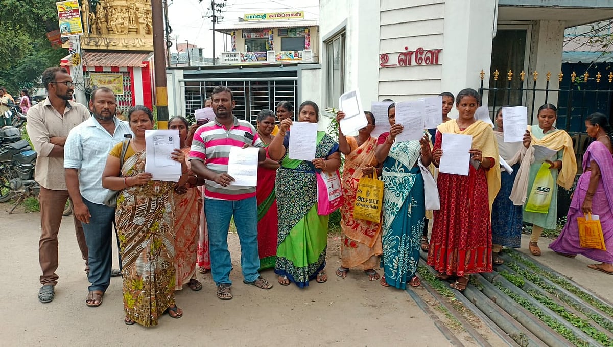 சேலம்: நகைச்சீட்டு நடத்தி கோடிக்கணக்கில் மோசடி; தலைமறைவான நகைக்கடை உரிமையாளர்... விசாரணையில் போலீஸ்!