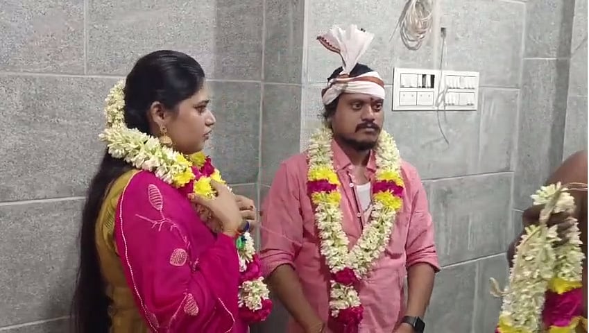 திருமணம் முதல் குழந்தைக்கு பூ முடி எடுத்தல் வரை - குலதெய்வ கோயிலை மறக்காத `குக் வித் கோமாளி' புகழ்!