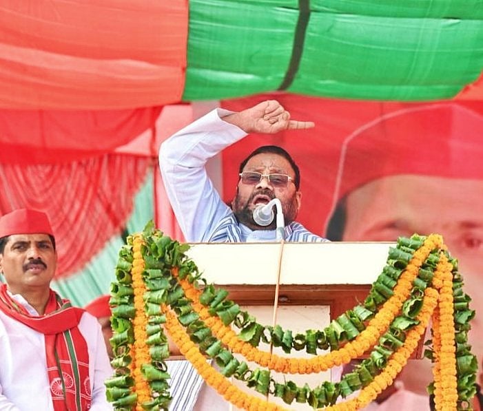 சமாஜ்வாடி கட்சியின் பொதுச் செயலாளர் சுவாமி பிரசாத் மவுரியா