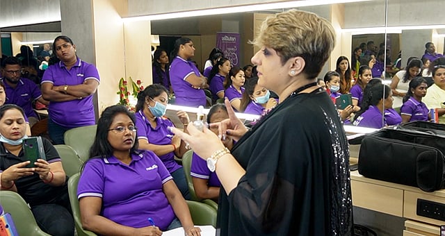 வளர்ந்துவரும் அழகுசார் தொழில்கள்... ஆர்வம் காட்டும் இளைய தலைமுறையினர்...