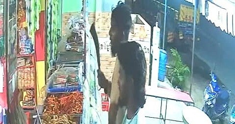 திருவள்ளுர்: `போலீஸ்கிட்ட போனால் போட்டுத் தள்ளிடுவோம்’ - பேக்கரியில் மிரட்டிப் பணம் பறித்த ரௌடிகள்!