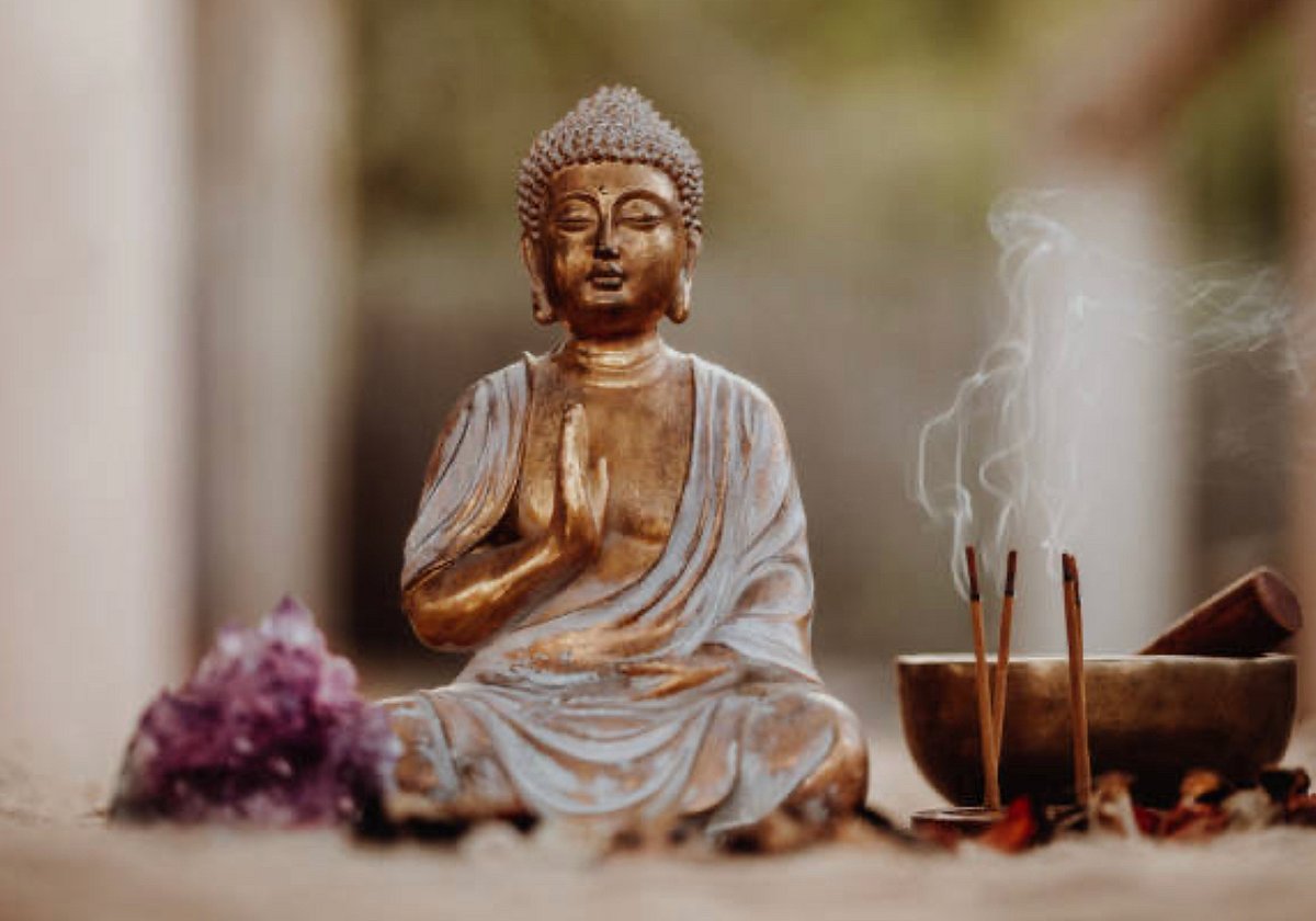 கண்கள் மூடிய புத்தர் சிலை - இல்லத்தரசி பகிர்வு | My Vikatan