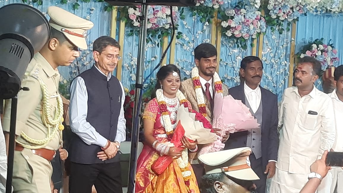 பாஜக நிர்வாகியின் இல்ல திருமண விழா... மொய் பணம் திருட்டு - சிசிடிவி காட்சிகள் முலம் போலீஸ் விசாரணை