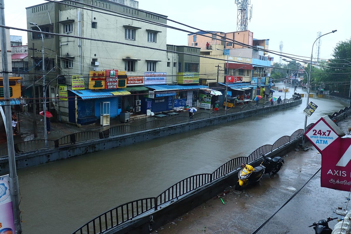 மிக்ஜாம் புயல்: மிதக்கும் சென்னை... அனைத்துப் பகுதியிலும் கனமழையின் தாக்கம்... வீடியோ | Spot Visit