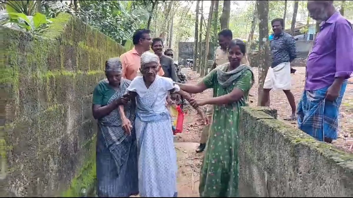 சொத்துக்காக துன்புறுத்திய பிள்ளைகள்...
சிதிலமடைந்த வீட்டில் எறும்பு மொய்க்கக் கிடந்த மூதாட்டி!