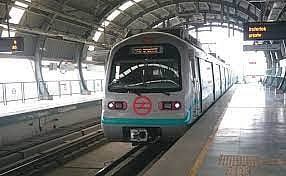 மெட்ரோ ரயிலில் ஆடை சிக்கி, இழுத்துச் செல்லப்பட்ட பெண் பலி... டெல்லியில் அதிர்ச்சி!