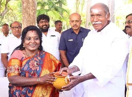 புதுவை: ``ஆளுநர் தமிழிசைக்கும், முதல்வர் ரங்கசாமிக்கும் நடப்பது குடும்பச் சண்டை!” - காங்கிரஸ் எம்.பி
