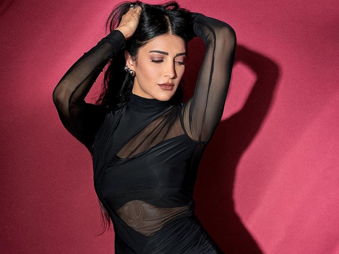 Shruti Haasan: கறுப்பு உடையில் கலக்கல் ஸ்டைலில் ஸ்ருதி ஹாசன்; லேட்டஸ்ட் க்ளிக்ஸ் |Photo Album