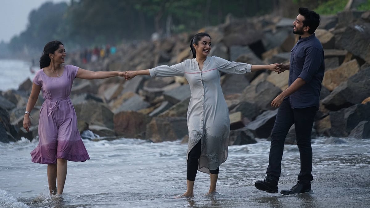 அவள் பெயர் ரஜ்னி Review: நாயகனைத் துரத்துவது பெண்ணா, பேயா? எப்படியிருக்கிறது இந்த ஹாரர் த்ரில்லர்?