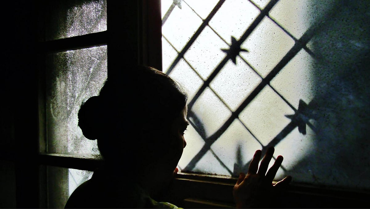 பள்ளியில் திருடியதாகச் சந்தேகம்; நிர்வாணப்படுத்தி சோதனை செய்த ஆசிரியை... உயிரை மாய்த்த சிறுமி!