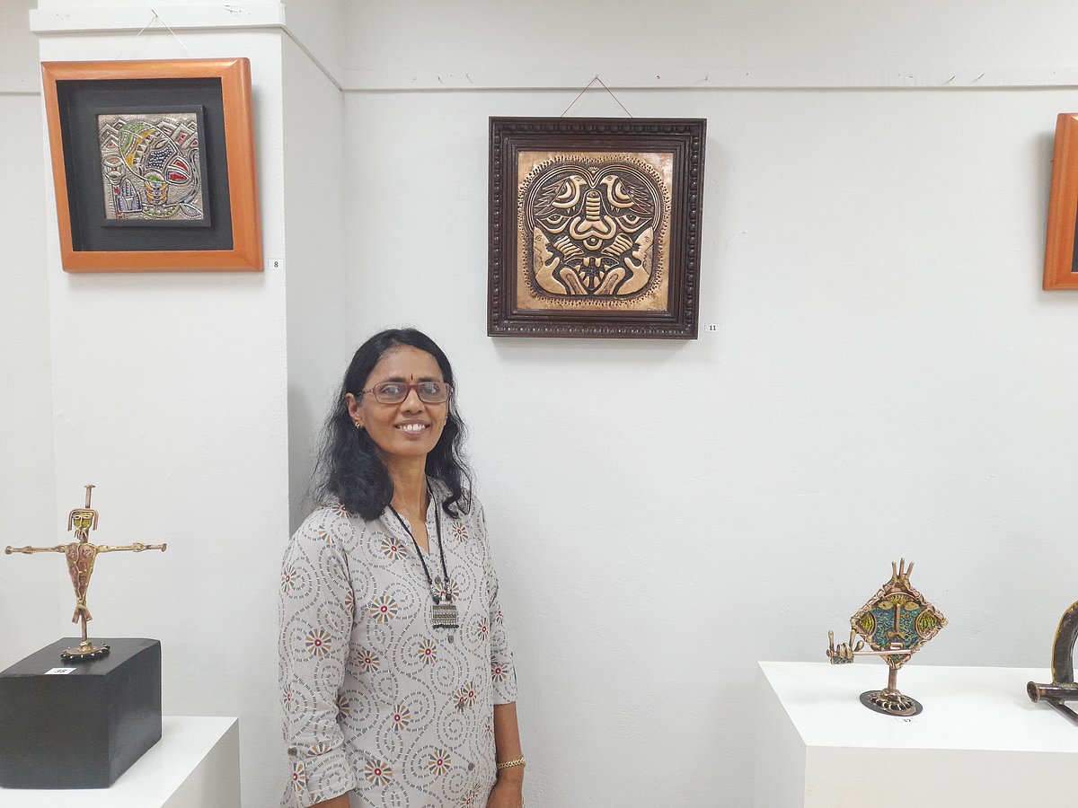 செம்பிலே கலைவண்ணம் கண்டார்... சிற்பக்கலைஞர் ஹேமலதா!