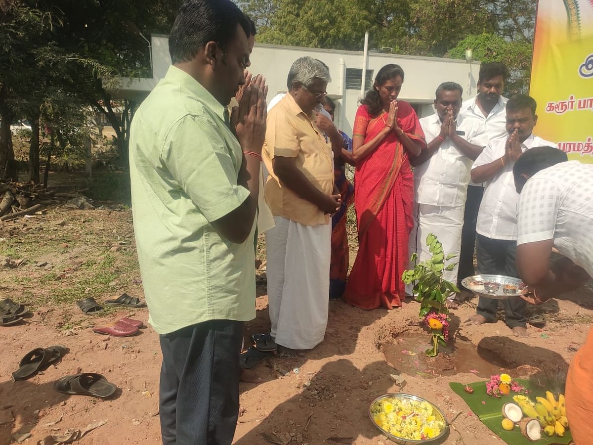 அடிக்கல் நாட்டும் நிகழ்வில் ஜோதிமணி