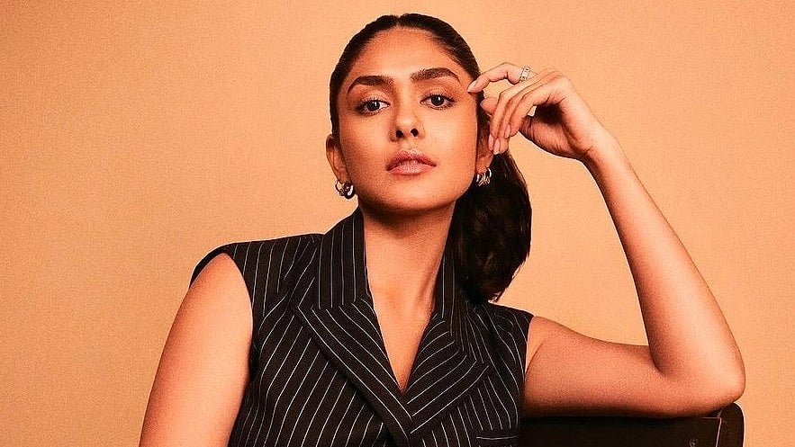Mrunal Thakur: 
