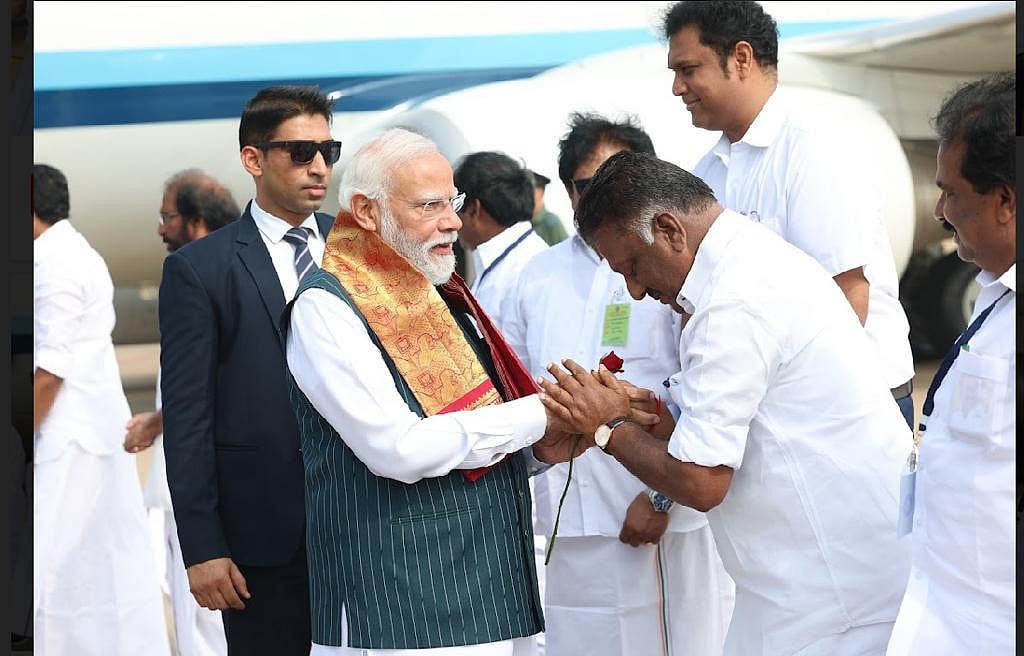 மீண்டும் பாஜக பக்கம் நெருங்கும் ஓ.பி.எஸ் - அதிமுக Vs பன்னீர் தரப்பு... யாருக்கு என்ன கணக்கு?!