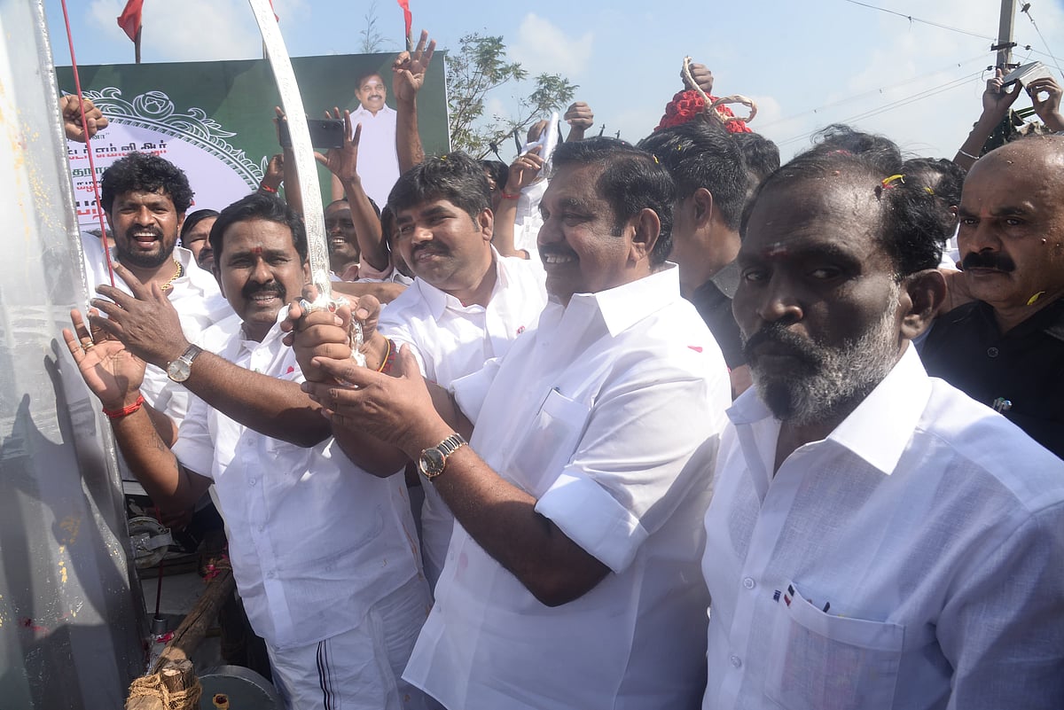 `முதலீட்டை ஈர்க்க அல்ல; முதலீடு செய்வதற்காகவே சென்றிருக்கிறார்!' - முதல்வரைச் சாடும் இபிஎஸ்