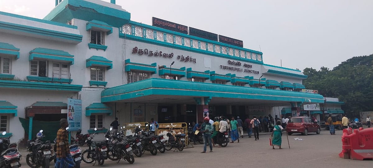 நெல்லை: பள்ளி மாணவர் மீது சக மாணவர்கள் தாக்குதல் - சாதிய மோதலா? தீவிர விசாரணை!