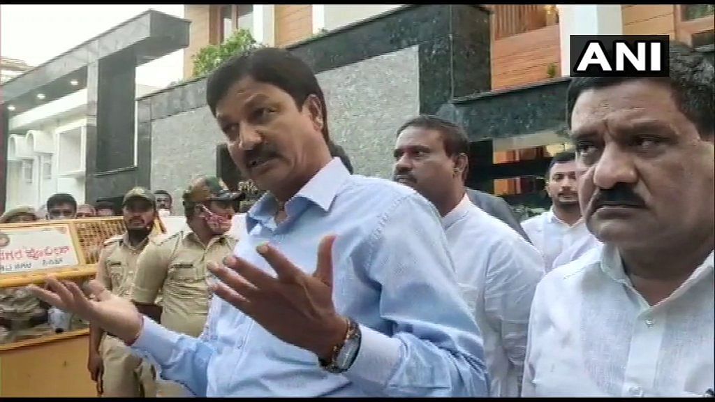 பாஜக முன்னாள் அமைச்சர் ரமேஷ் ஜார்கிஹோலி