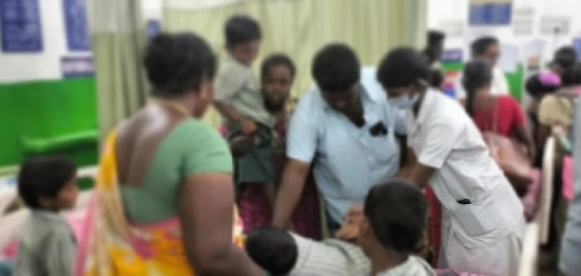 சிகிச்சைப் பெறும் மாணவர்கள்