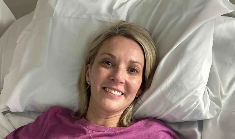 சிறுநீரகக் கல் அறுவை சிகிச்சைக்குப் பின் கை, கால்களை இழந்த பெண்... என்ன நடந்தது?