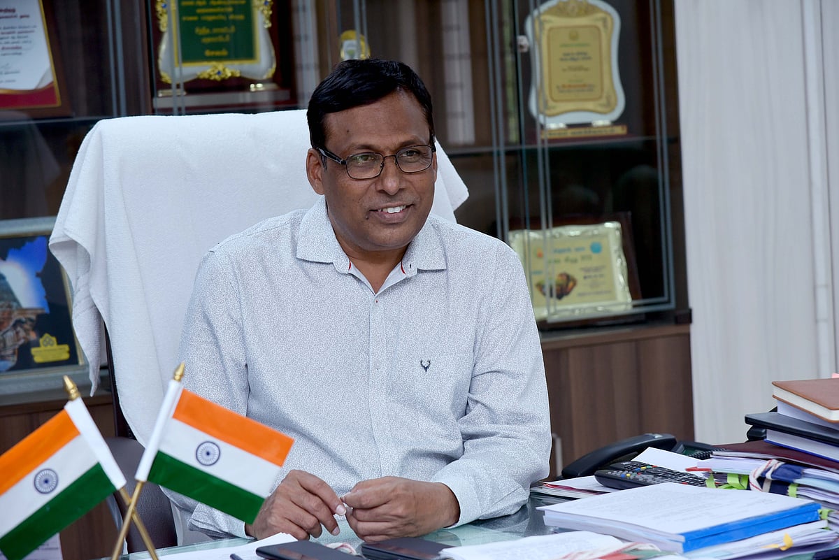 ஆட்சியர் கார்மேகம்