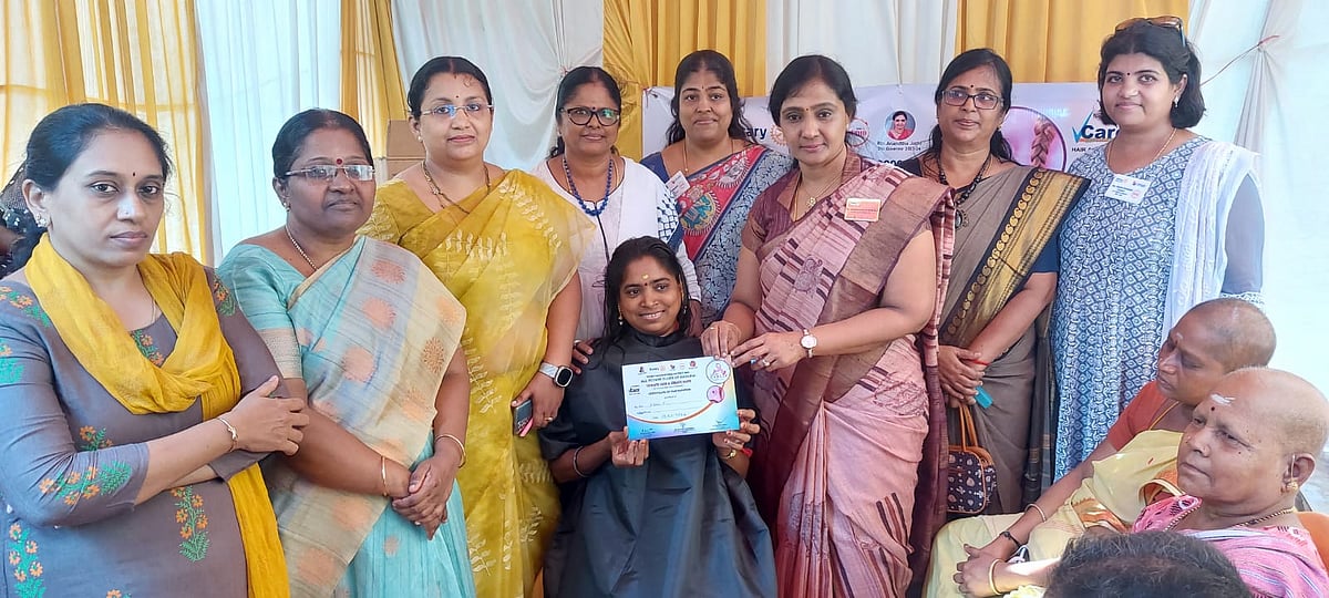 புற்றுநோயாளிகளுக்கான விக்; ஆர்வத்துடன் முடிதானம் செய்த கல்லூரி மாணவிகள்..! 