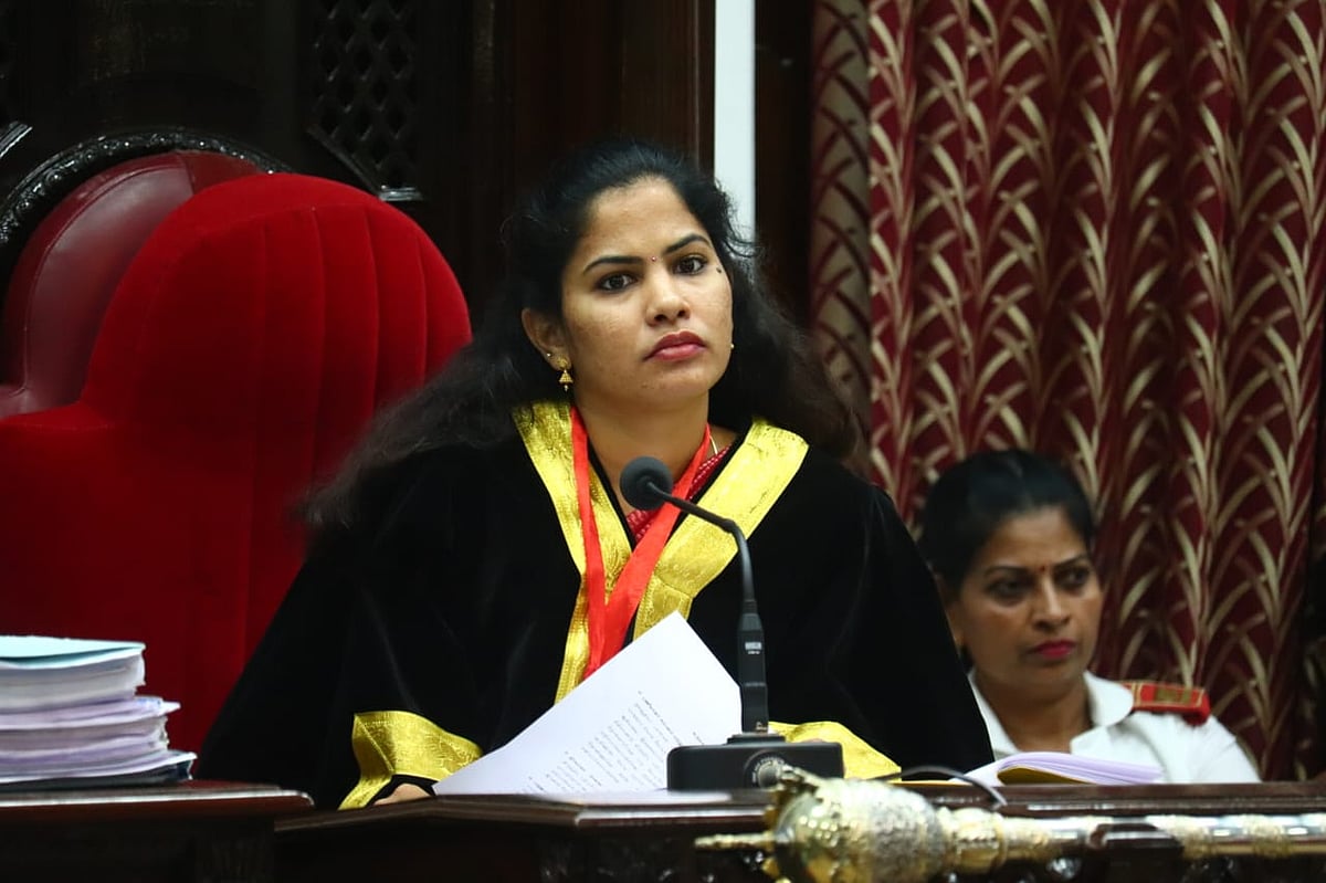 தாய்மாமன் தங்க மோதிரம்: 