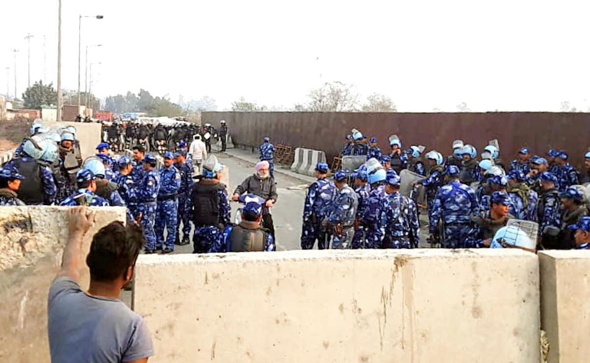 விவசாயிகளின் டெல்லி பேரணி; ஹரியானாவில் மொபைல் இன்டர்நெட் சேவை துண்டிப்பு... எல்லைக்கு சீல் வைப்பு!