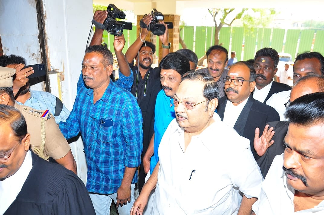 தேர்தல் அலுவலரை தாக்கிய வழக்கு... மு.க.அழகிரி உள்ளிட்ட அனைவரும் விடுதலை!