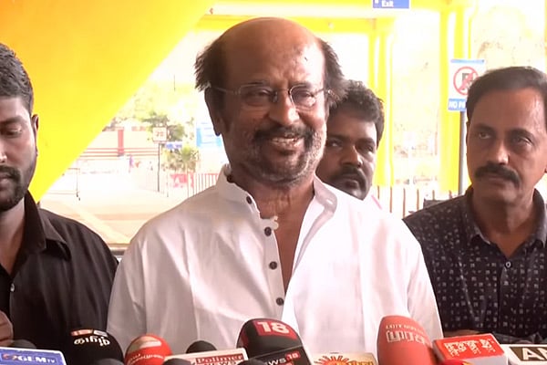 விஜய், விஷால் அரசியல் என்ட்ரி: `நோ பாலிடிக்ஸ்' - என்று கேள்வியைத் தவிர்த்த ரஜினி!