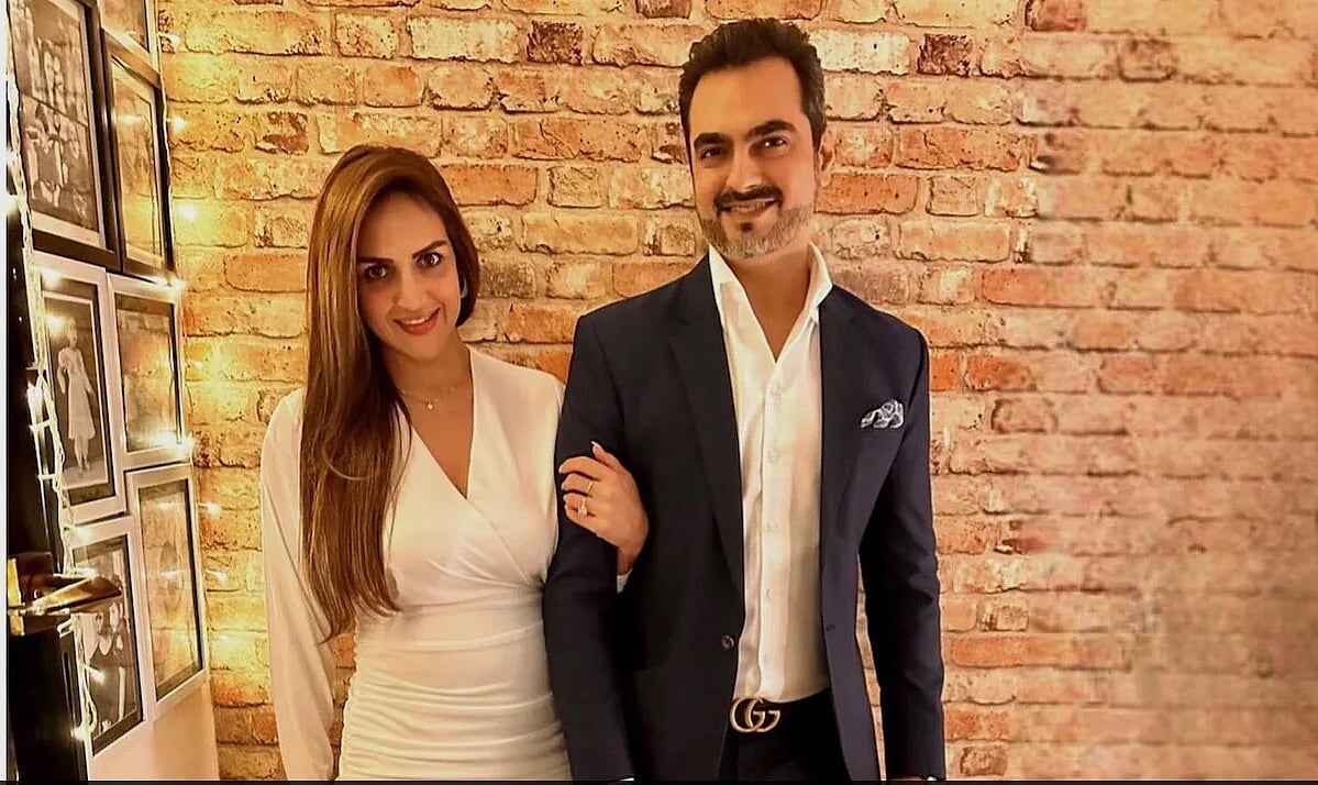 `டிஷ்யூ பேப்பரில் எழுதிய நம்பர்; பள்ளியில் தொடங்கிய காதல்'- கணவரைப் பிரியும் பிரிந்த இஷா தியோல்