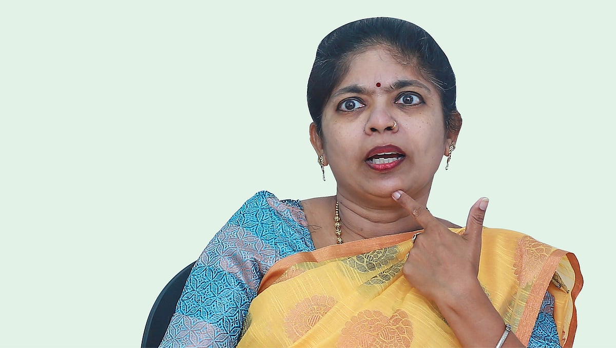 கம்யூனிஸ்ட் கட்சியினர் சங்கீகளாக, பூர்ஷ்வாக்களாக மாறிவிட்டார்கள்...' -  திலகபாமா விமர்சனம் | pmk thilagabama slama communist party in madurai -  Vikatan