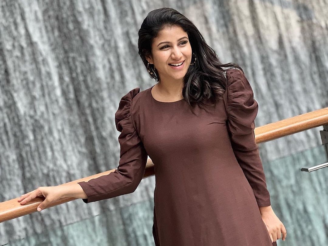 Alya Manasa:``நிறைய கடன் இருக்கு; ஆனா குறுக்கு வழியில சம்பாதிக்க நினைச்சதே இல்ல..!