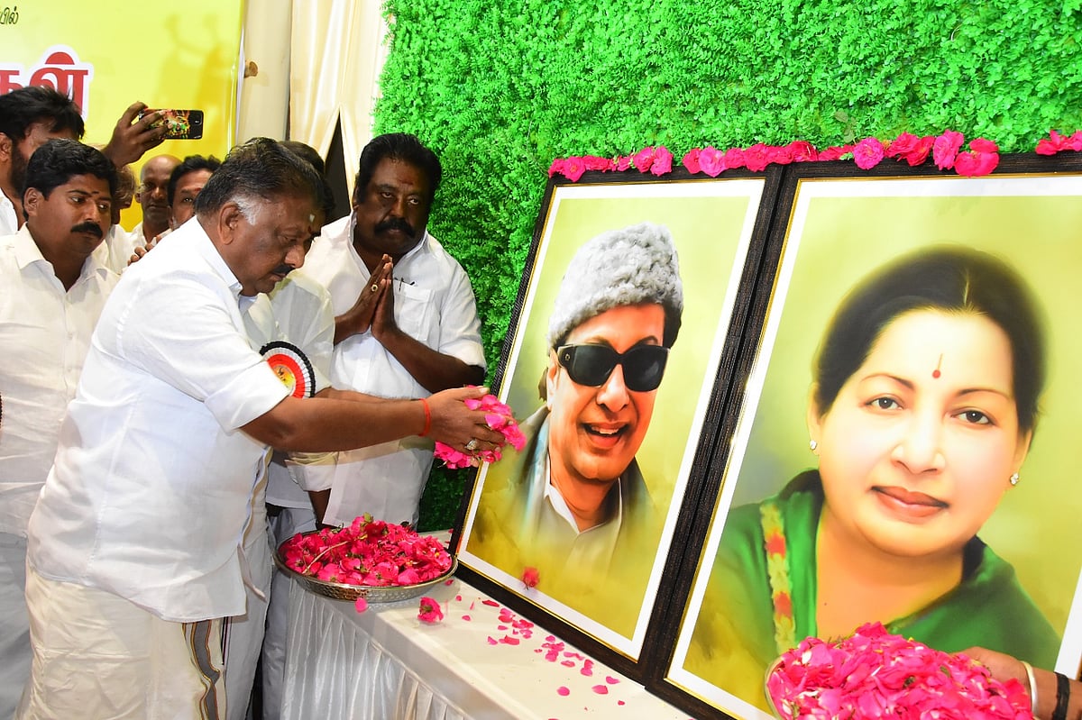  `` `மோடியா... லேடியா?' என ஜெயலலிதா அப்போது பேசியதை, தற்போது நாம் சொல்ல முடியுமா?