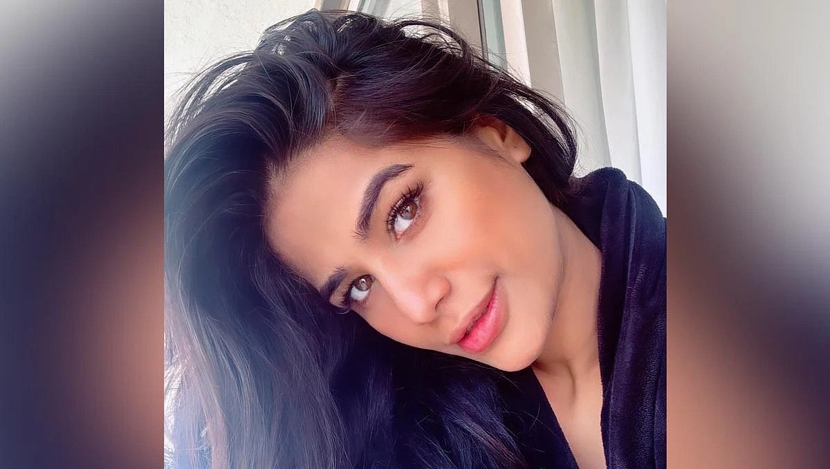 போலி மரண நாடகம்... ரூ.100 கோடி அவதூறு வழக்கு! - நடிகை பூனம் பாண்டேவுக்கு புதிய சிக்கல்