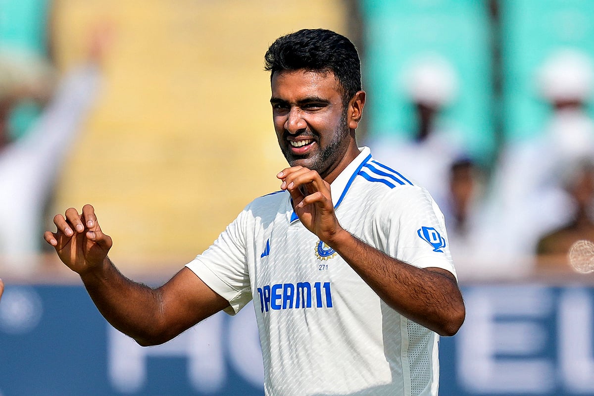 Ashwin 100: `புறக்கணிப்பாங்க... ஆனாலும் போராடு!' - நூறு டெஸ்ட் போட்டிகளைத் தொட்ட அஷ்வினின் கதை