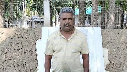 வங்கதேச எல்லையில் சென்னை போலீஸ் எஸ்.எஸ்.ஐ கைது - யார் இந்த ஜான் செல்வராஜ்?!