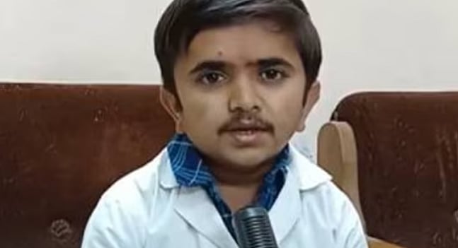 MBBS: 3 அடி உயரம் தடையல்ல... நீதிமன்றம் வரை போராடி மருத்துவரான கணேஷ் பாரையா..!